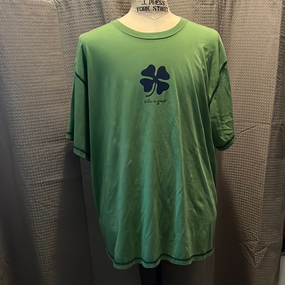 Lucky shamrock life is good Tee green with navy print and trim
